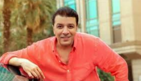 مصطفى كامل يكرم عائلة محمد رحيم